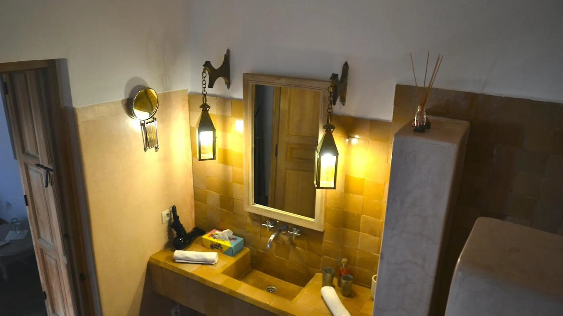 B&B Riad See Moon And Spa 마라케시